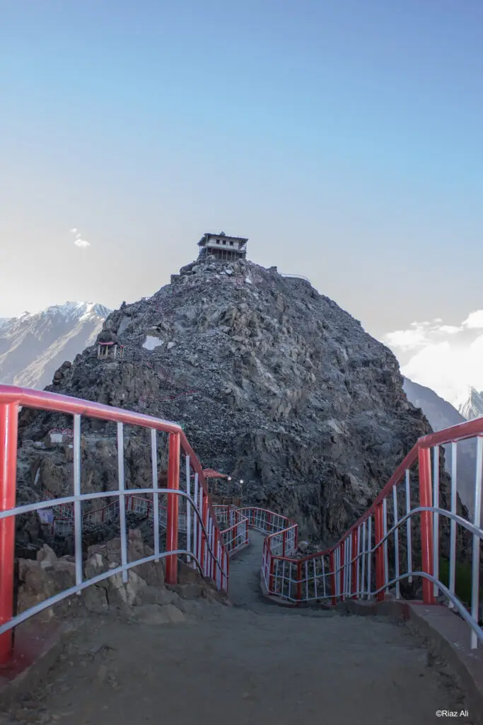 Thoqsikhar, Gorgeous Ghanche