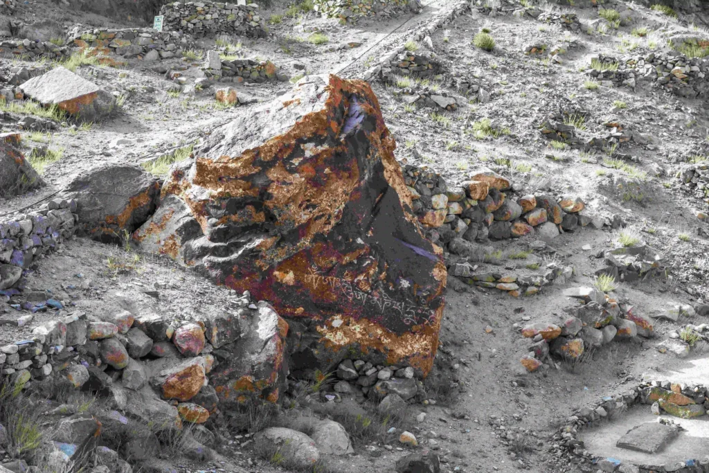 Thoqsikhar Rock Carving Inscription, Gorgeous Ghanche